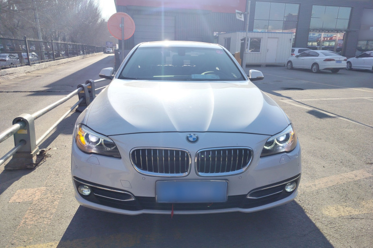 宝马5系 2014款 525Li 豪华设计套装车身外观2