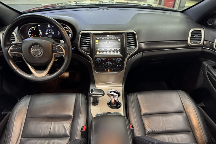 Jeep 大切诺基(进口) 2014款 3.0TD 柴油 舒享导航版中控内饰7006