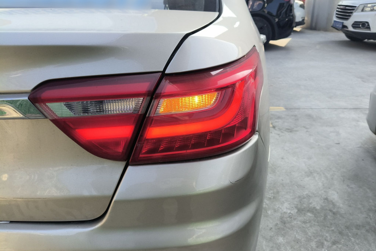 吉利汽车 远景 2018款 1.5L 自动幸福版车身外观6006