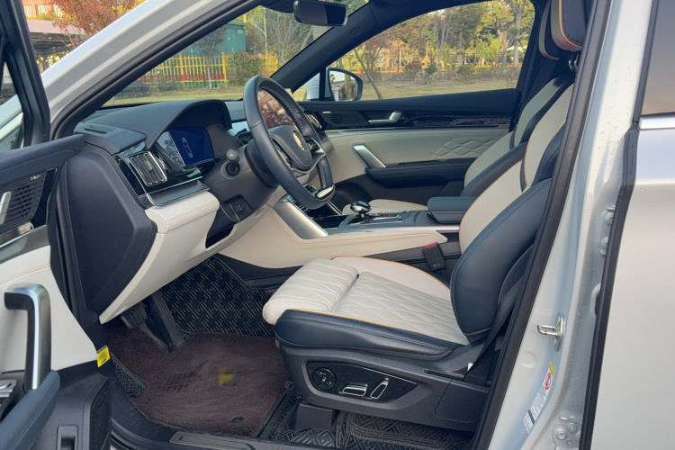 比亚迪 唐新能源 2022款 EV 635KM 四驱旗舰型局部细节19