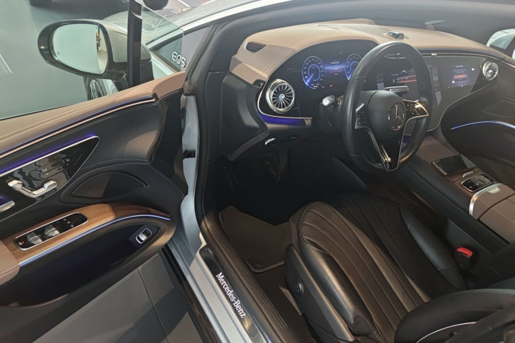 奔驰EQS 2023款 450+ 先锋版中控内饰20