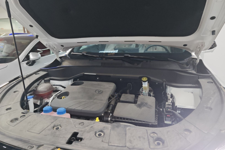 长安UNI-Z新能源 2024款 蓝鲸智电iDD 125km 卓越型机舱底盘24