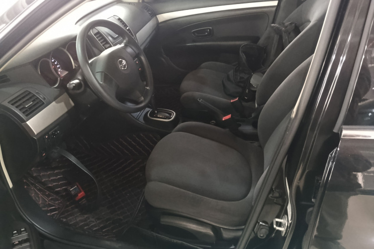 日产 轩逸 2018款 经典 1.6XE+ CVT领先版中控内饰19