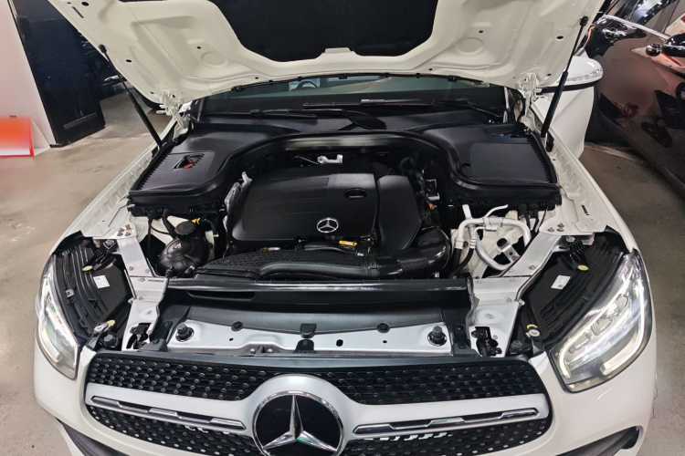 奔驰GLC 2020款 GLC 260 L 4MATIC 豪华型机舱底盘24
