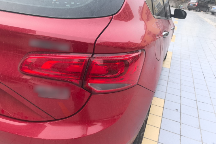 菲亚特 致悦 2014款 1.4T 自动运动版车身外观9