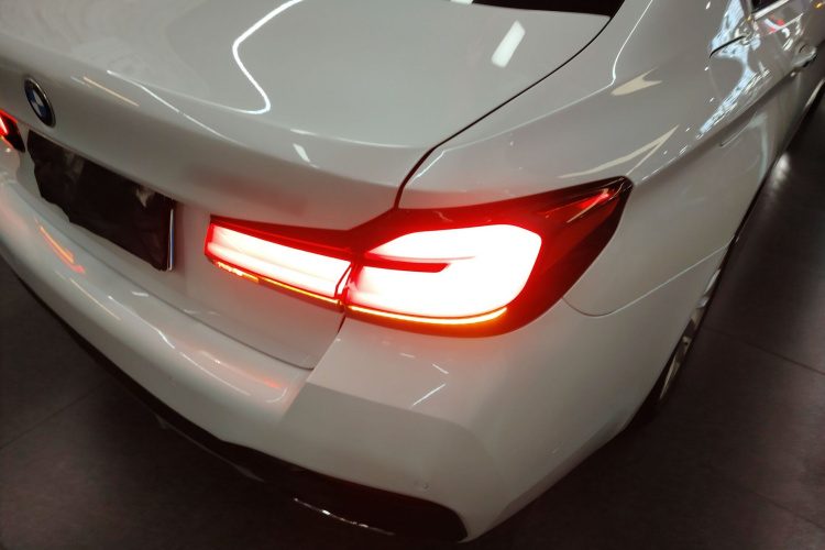 宝马5系 2018款 530Li 领先型 豪华套装车身外观6006