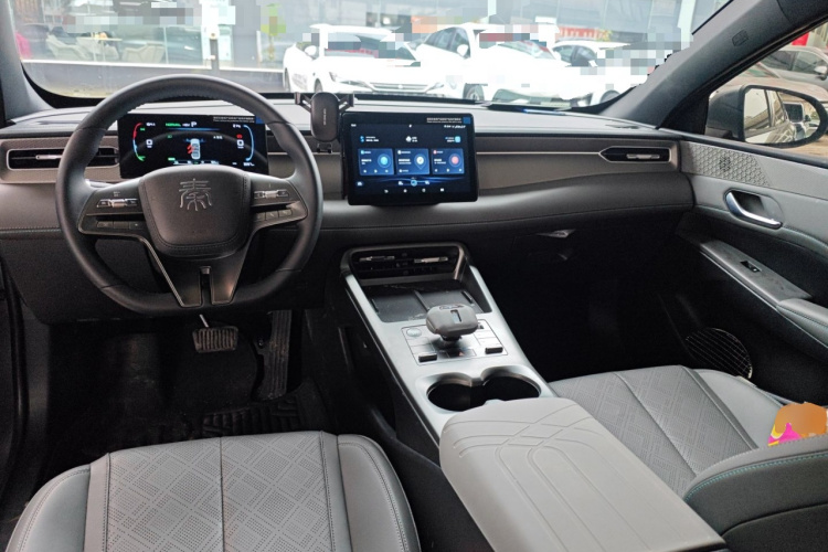 比亚迪 秦PLUS 2025款 DM-i 智驾版 55KM领先型中控内饰12