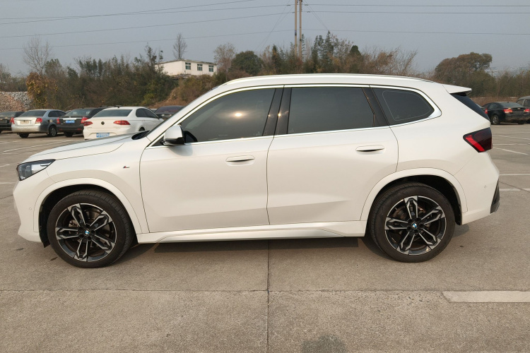 宝马X1 2023款 sDrive25Li M运动套装车身外观4