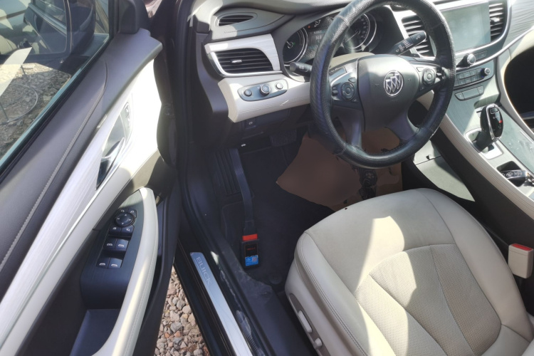 别克 君越 2018款 30H 精英型中控内饰20