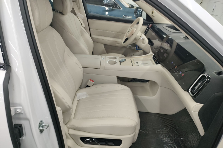 鸿蒙智行 问界M8 2025款 增程 Ultra版 53.4kWh 5座版局部细节41