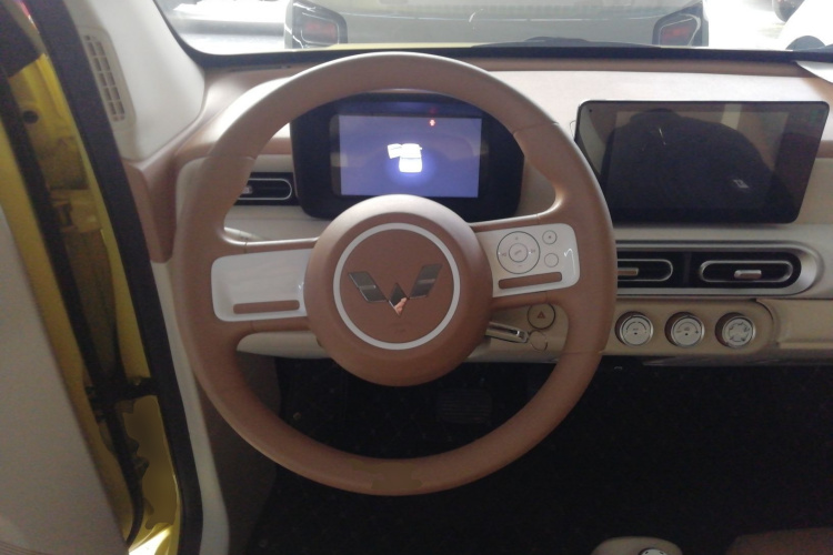 五菱汽车 宏光MINIEV 2024款 第三代 215km 进阶版中控内饰13