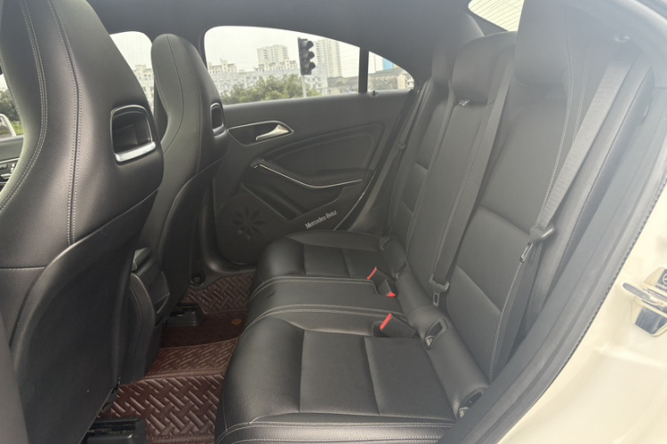 奔驰CLA 2018款 CLA 200 时尚型中控内饰7003