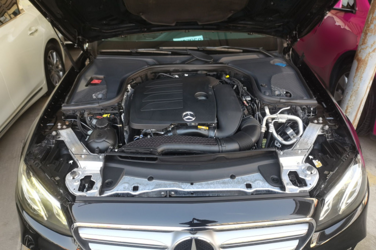 奔驰E级 2019款 改款 E 300 L 运动豪华型局部细节24