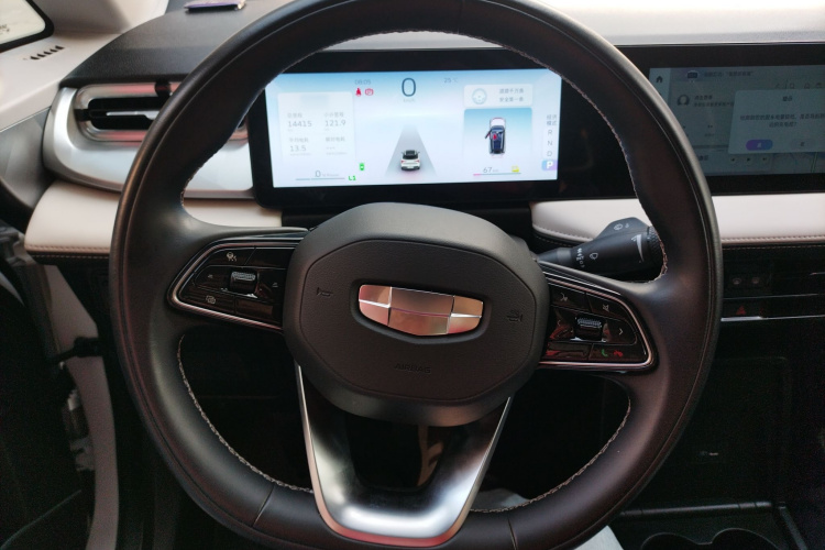 吉利几何E萤火虫 2022款 401KM 霹雳虎 4座中控内饰13