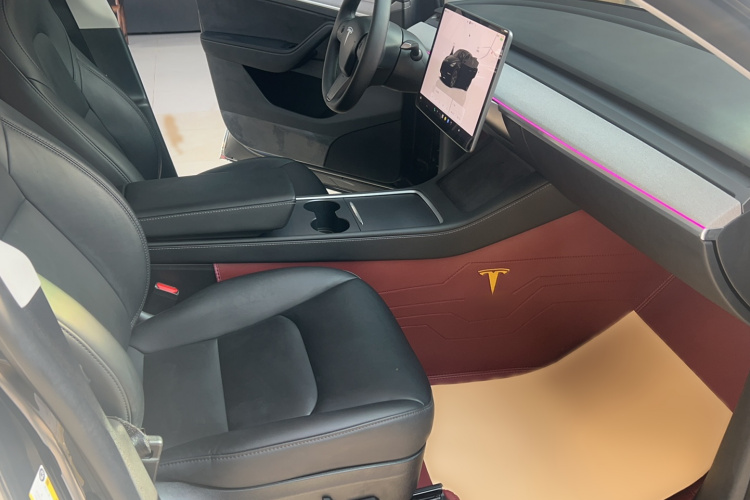 特斯拉 Model Y 2023款 后轮驱动版中控内饰7003