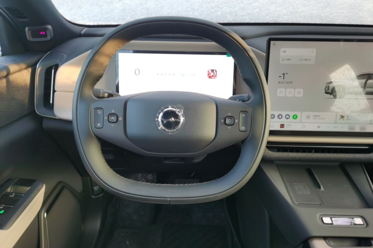 沃尔沃XC70插电式混动 2026款 四驱超长续航Core中控内饰13