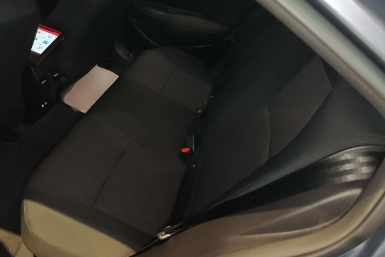 丰田 卡罗拉 2023款 1.8L 智能电混双擎 精英版中控内饰21