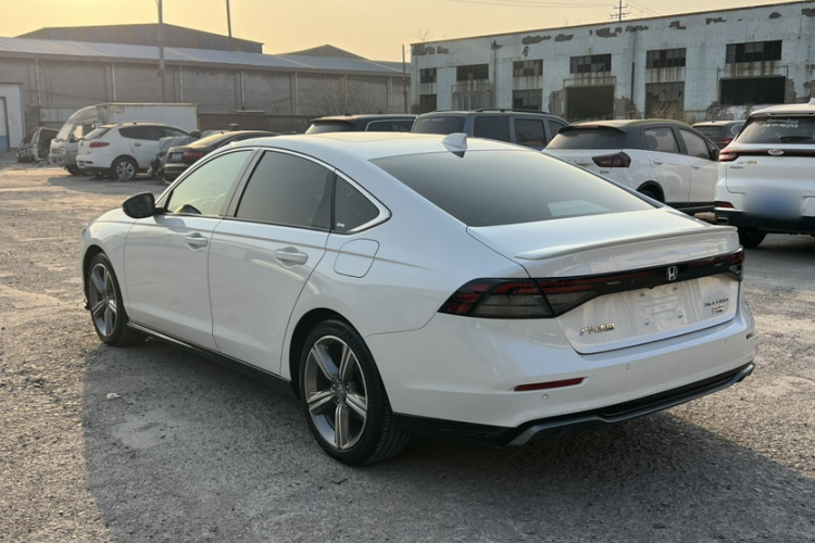 本田 雅阁 2023款 260TURBO 卓越版车身外观6006