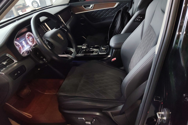 红旗HS7 2021款 2.0T DCT两驱智联旗享版中控内饰19