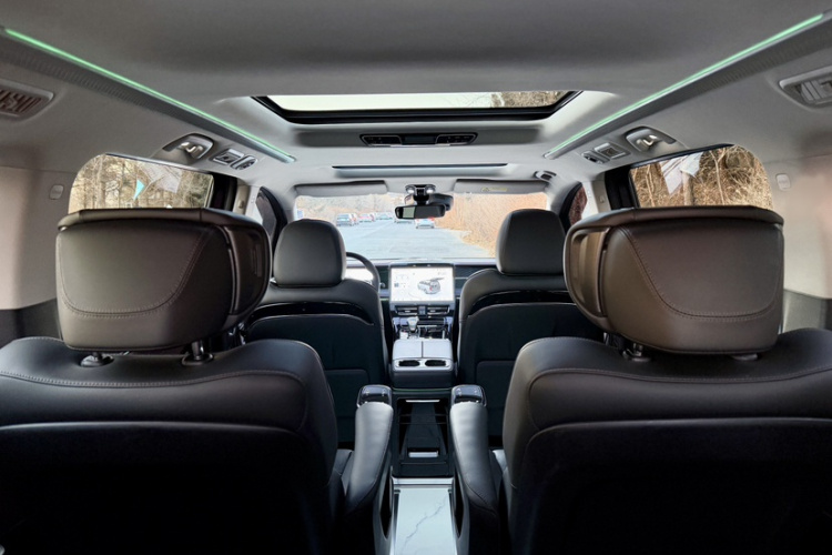 广汽传祺 传祺M8 2024款 大师系列 400T 至尊版中控内饰7003