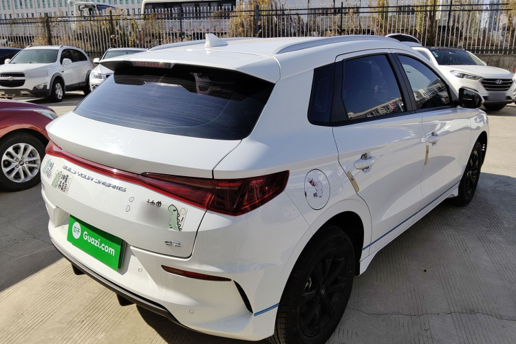 比亚迪e2 2021款 豪华型车身外观7