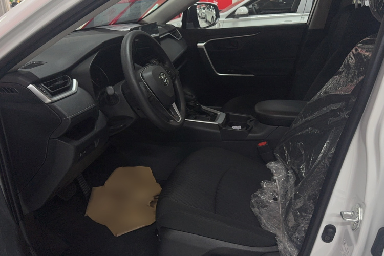丰田 RAV4荣放 2024款 2.0L CVT两驱都市版中控内饰7002