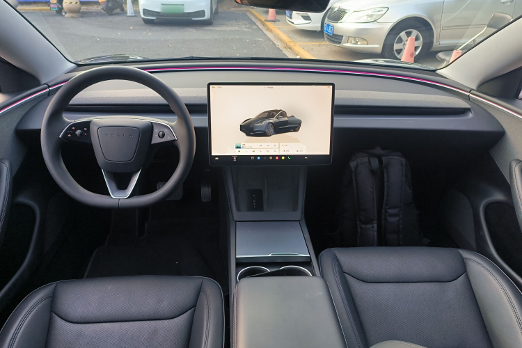 特斯拉 Model 3 2023款 后轮驱动版中控内饰7002