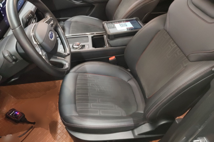 福特 蒙迪欧 2023款 EcoBoost 180 豪华型中控内饰19