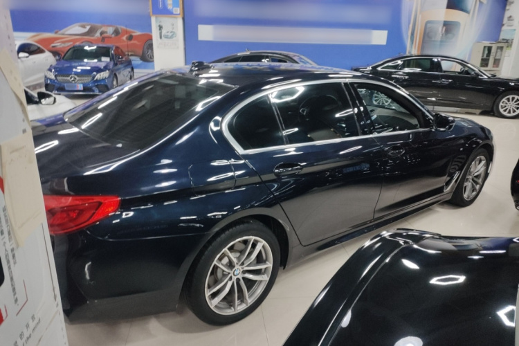 宝马5系 2020款 525Li M运动套装车身外观7
