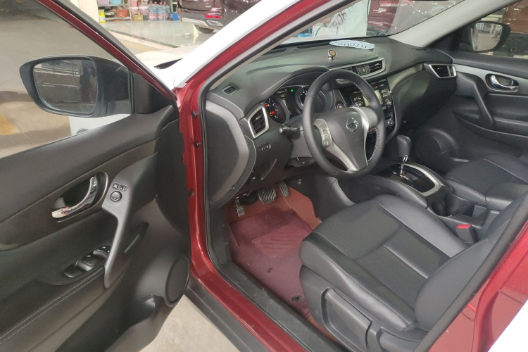 日产 奇骏 2014款 2.0L CVT舒适版 2WD中控内饰20