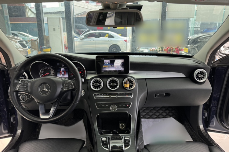 奔驰C级 2018款 C 200 L 运动版中控内饰7004