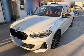 宝马1系 2021款 125i M运动曜夜版