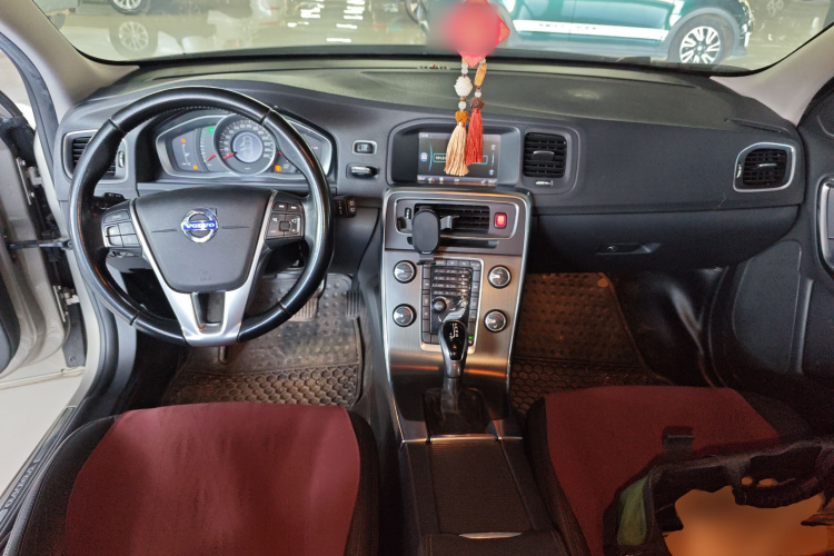 沃尔沃V60 2014款 T5 智逸版中控内饰12
