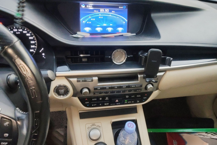 雷克萨斯ES 2013款 250 精英版局部细节16