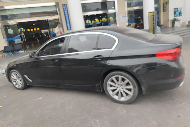 宝马5系 2018款 528Li 上市特别版车身外观6003