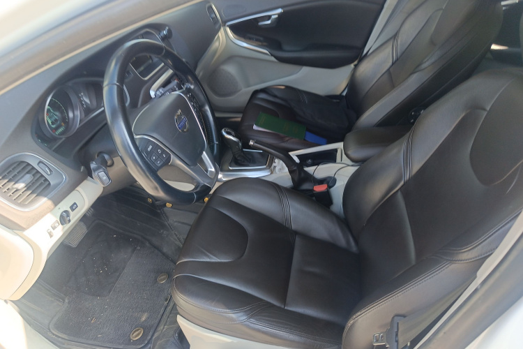 沃尔沃V40 2014款 2.0T 智雅版中控内饰19