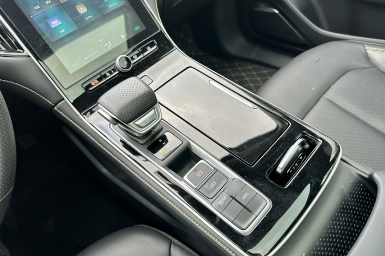 荣威i6 MAX新能源 2023款 EV 420天幕特别版局部细节18