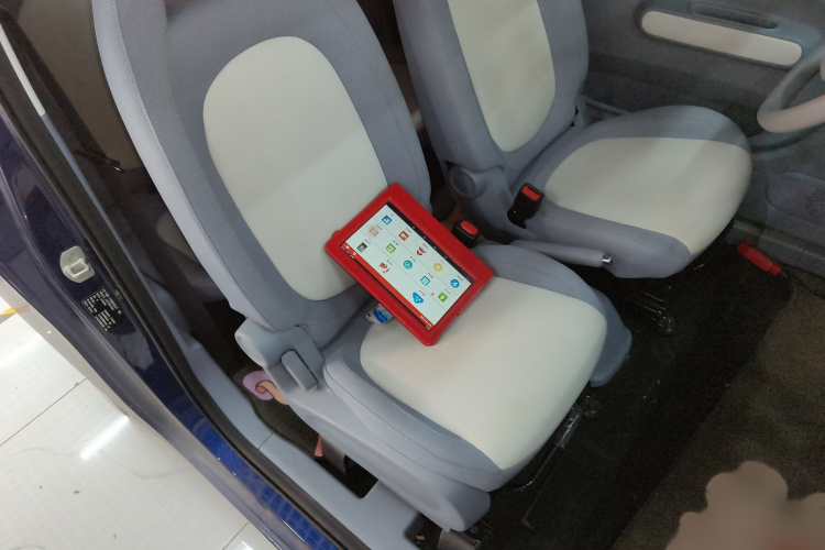 奔腾小马 2024款 170km 活力马局部细节41