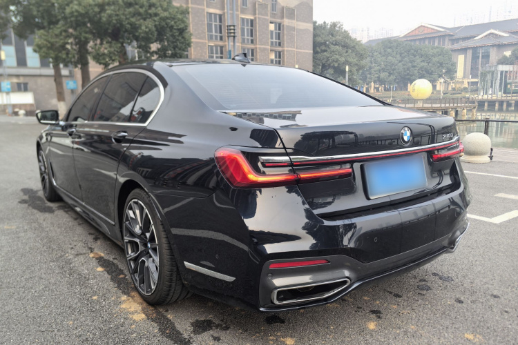 宝马7系 2021款 740Li 领先型 M运动套装车身外观6007