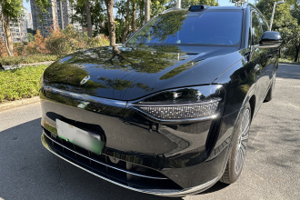 鸿蒙智行 问界M9 2025款 增程 Ultra版 52kWh 6座版