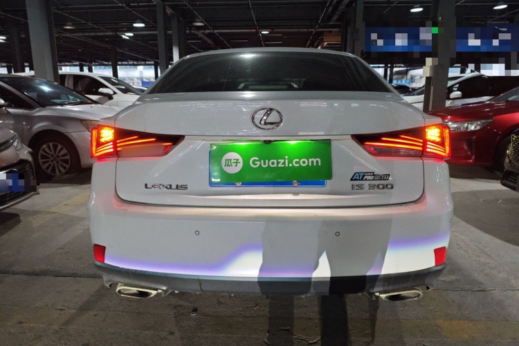 雷克萨斯IS 2017款 300 F SPORT版车身外观6