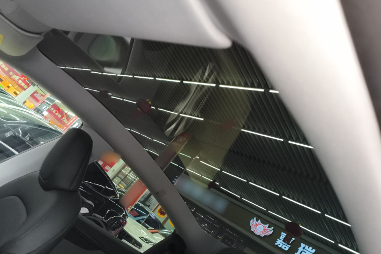 特斯拉 Model Y 2025款 后轮驱动版中控内饰22