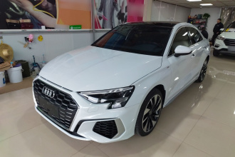 奥迪A3 2024款 A3L Limousine 35 TFSI 时尚运动型