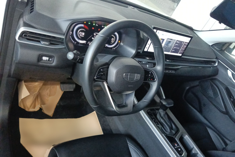 吉利汽车 帝豪 2025款 第4代 1.5L CVT龙腾版中控内饰12