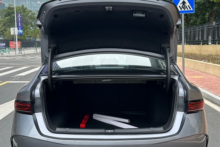 比亚迪 秦PLUS 2025款 DM-i 智驾版 55KM领先型车身外观6003