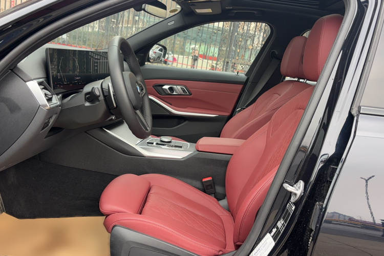 宝马3系 2024款 325i M运动曜夜套装局部细节19