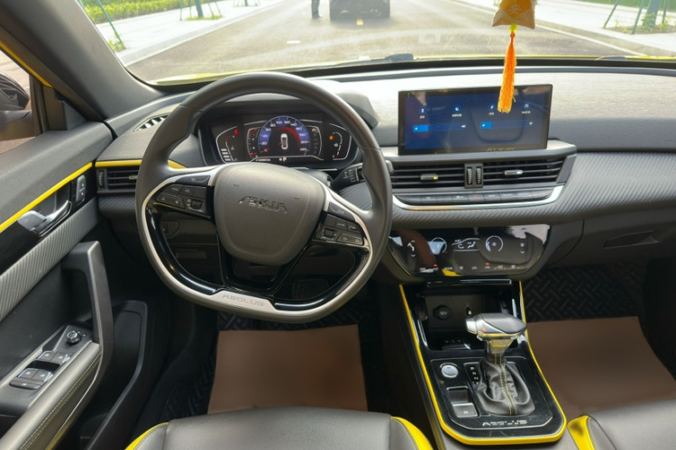 东风风神 奕炫 2021款 230T 自动追猎骑士版中控内饰7003