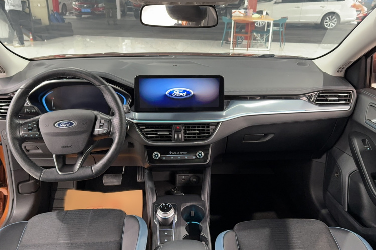 福特 福克斯 2021款 猎装版 EcoBoost 180 自动猎潮型中控内饰7003
