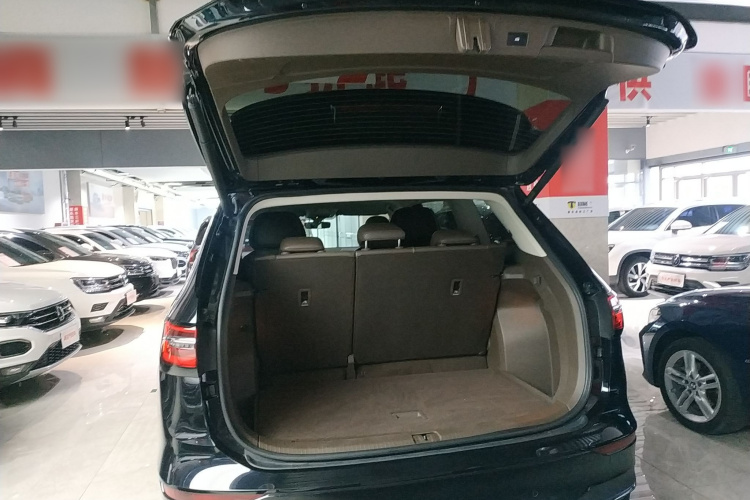 大众 威然 2024款 380TSI 尊贵版机舱底盘23