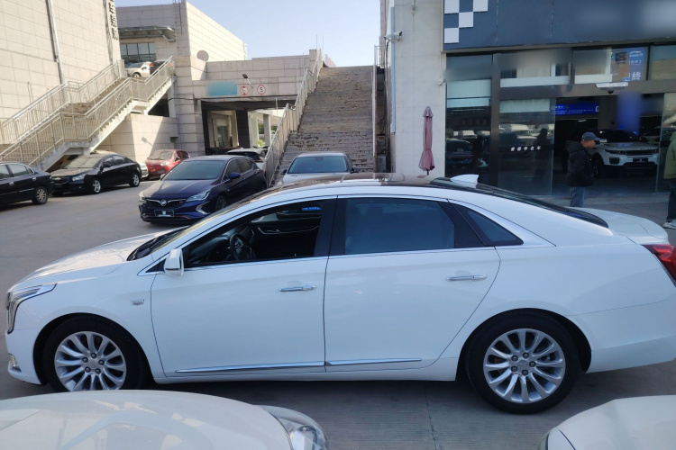 凯迪拉克XTS 2018款 28T 豪华型车身外观4